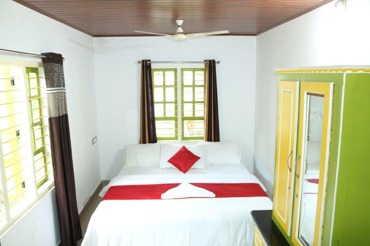 Marayoor Holidays Maraiyūr Extérieur photo